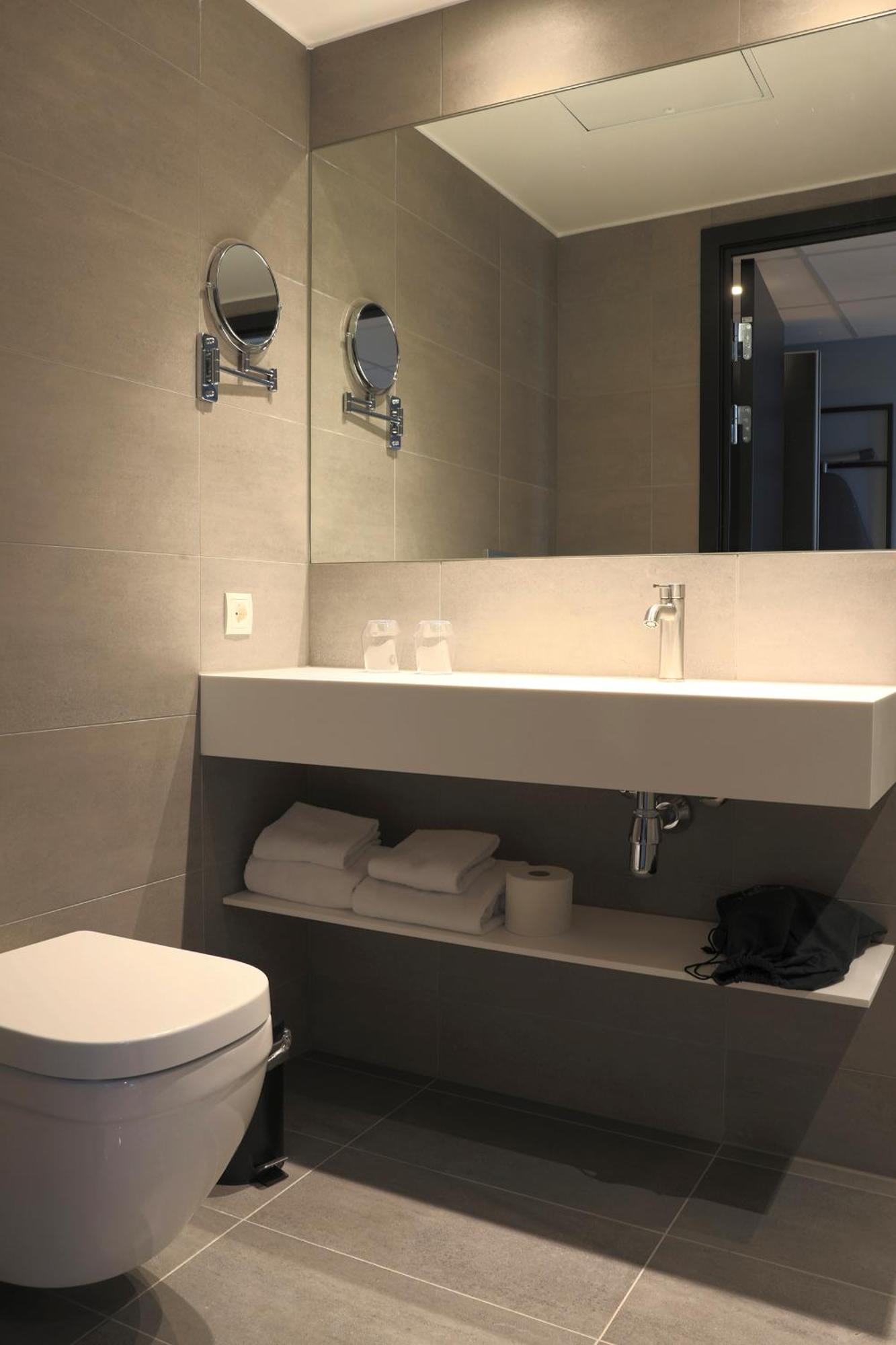 1624 Hotel 4*